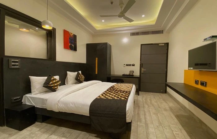 Couple Friendly Hotels in Noida
