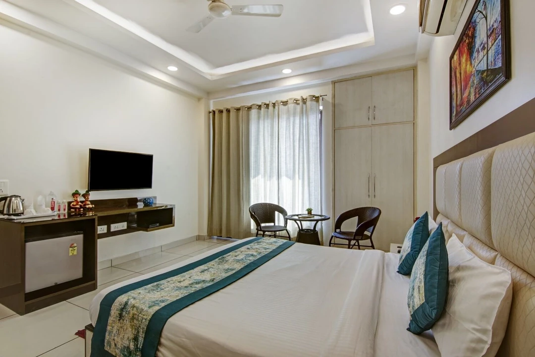 Couple Friendly Hotels in Noida